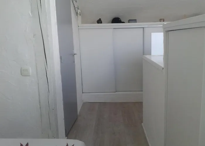 Le Saint Pierre Apartment *